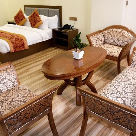 Hotel Tugos バギオ エクステリア 写真
