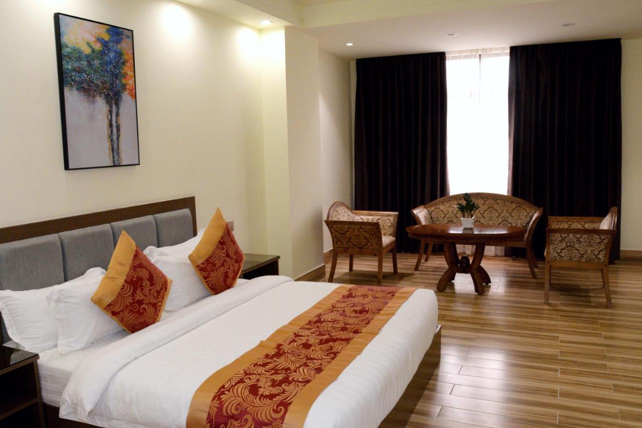 Hotel Tugos バギオ エクステリア 写真